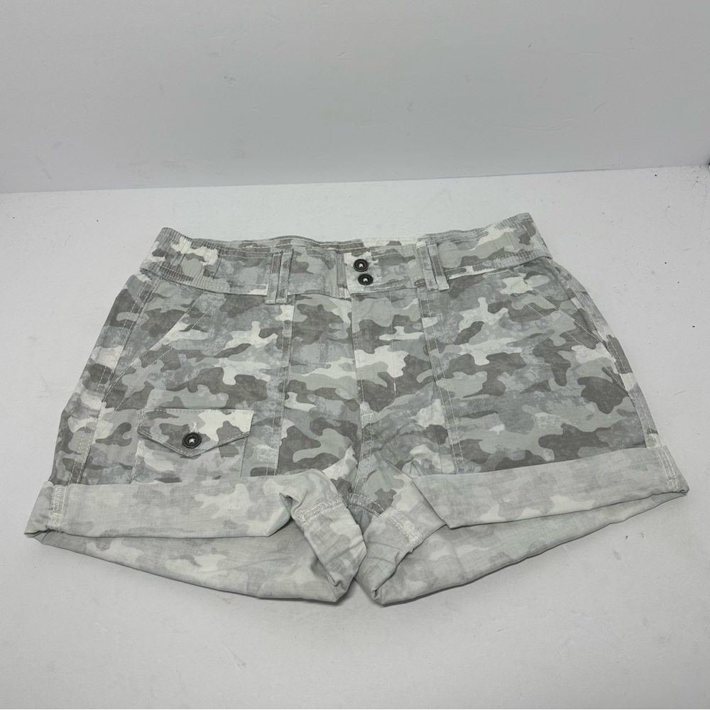 Time and Tru Gray Camo Cargo Shorts NWOT